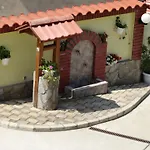 Kamelia Pensión 4*