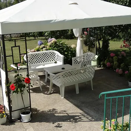 Casa de hóspedes Kamelia 4*