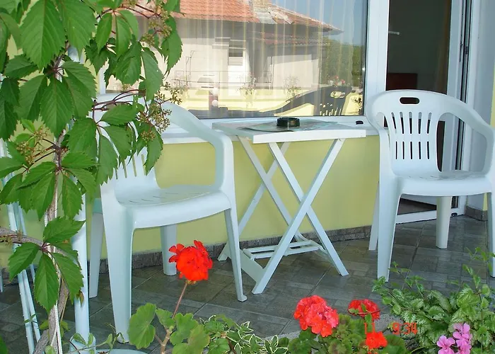 Kamelia Gasthuis Ahtopol